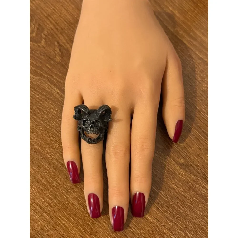 Cool Black‎ Skull Ring